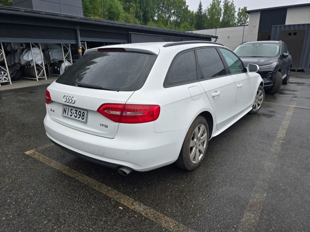 Audi A4 2012 Valkoinen