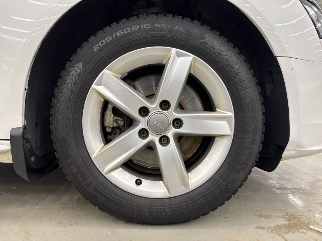 Audi A4 2012 Valkoinen