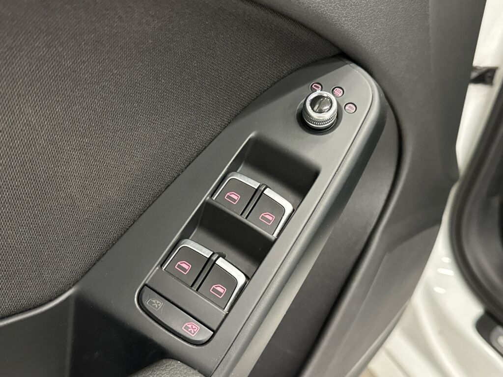 Audi A4 2012 Valkoinen