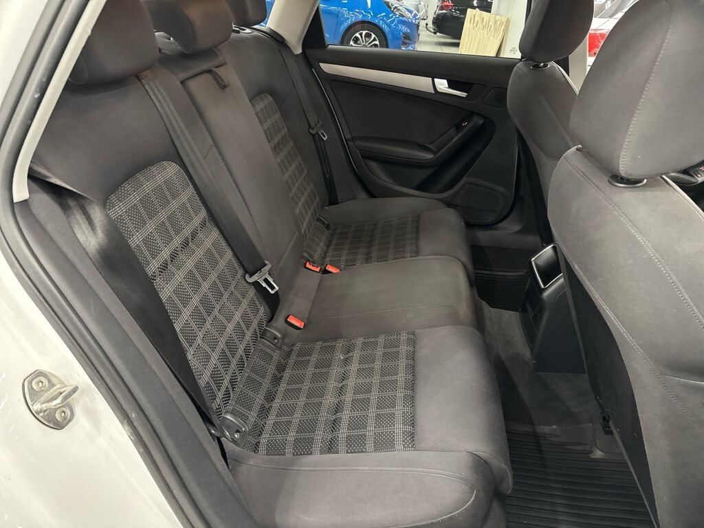 Audi A4 2012 Valkoinen