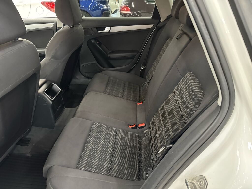 Audi A4 2012 Valkoinen