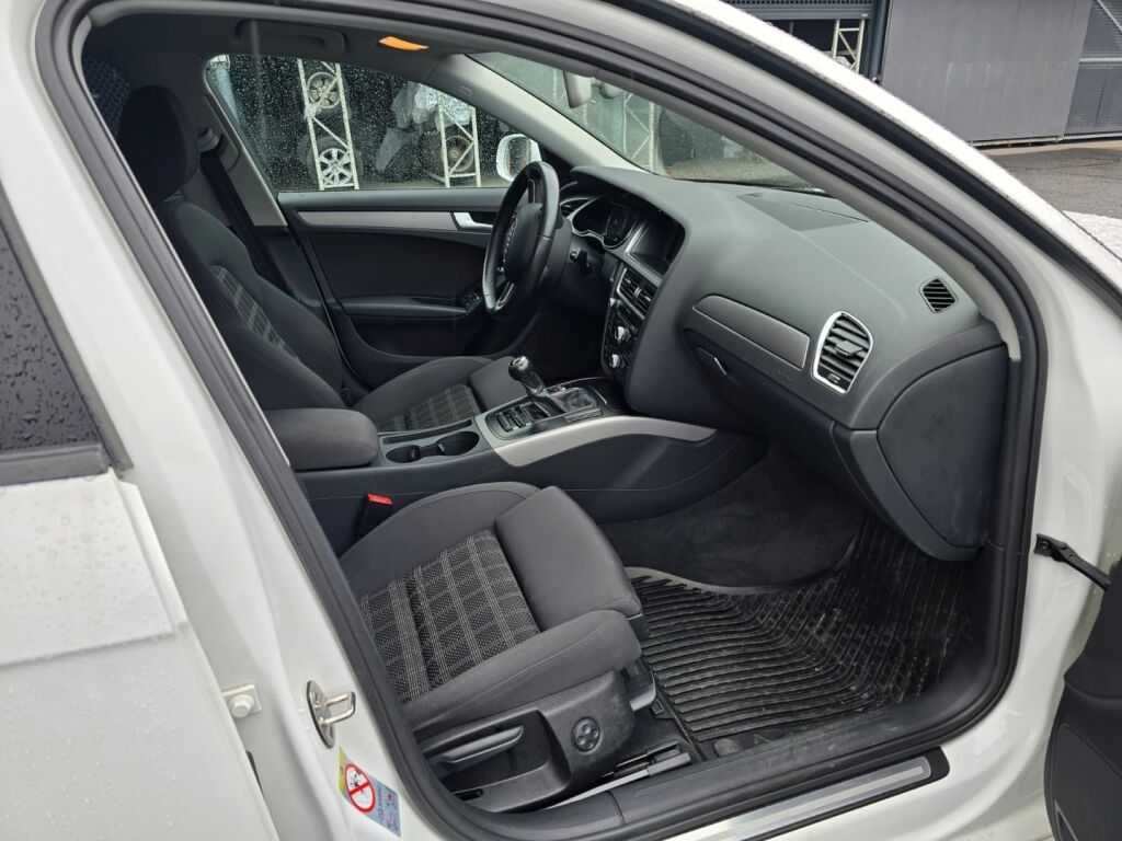 Audi A4 2012 Valkoinen