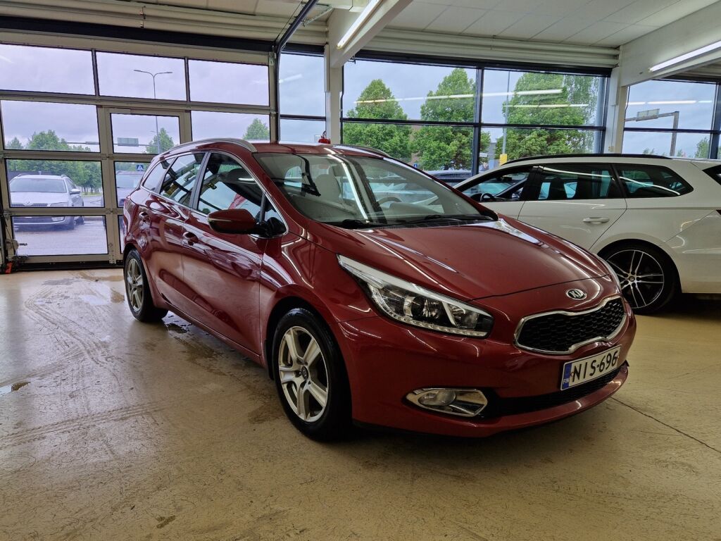 Kia Ceed 2014 Punainen