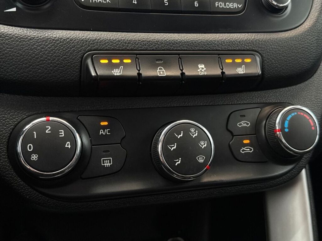 Kia Ceed 2014 Punainen