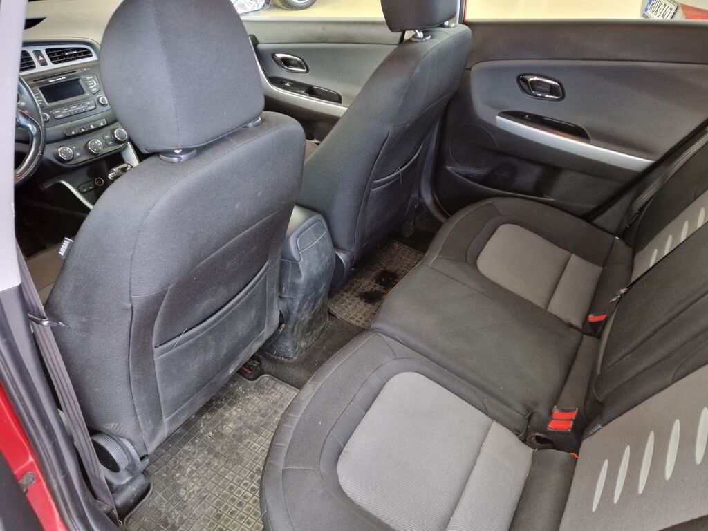 Kia Ceed 2014 Punainen