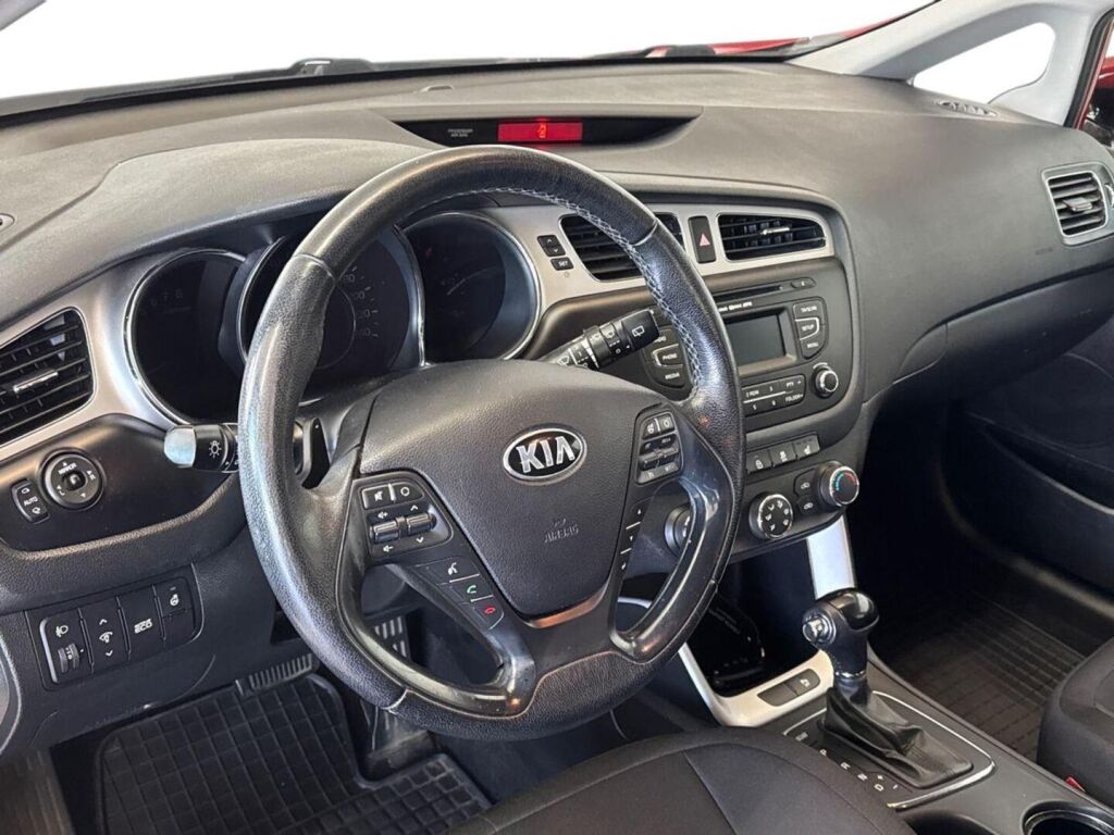 Kia Ceed 2014 Punainen