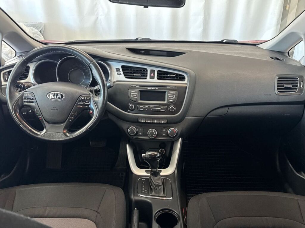Kia Ceed 2014 Punainen