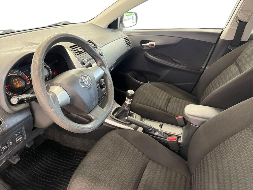 Toyota Corolla 2013 Valkoinen