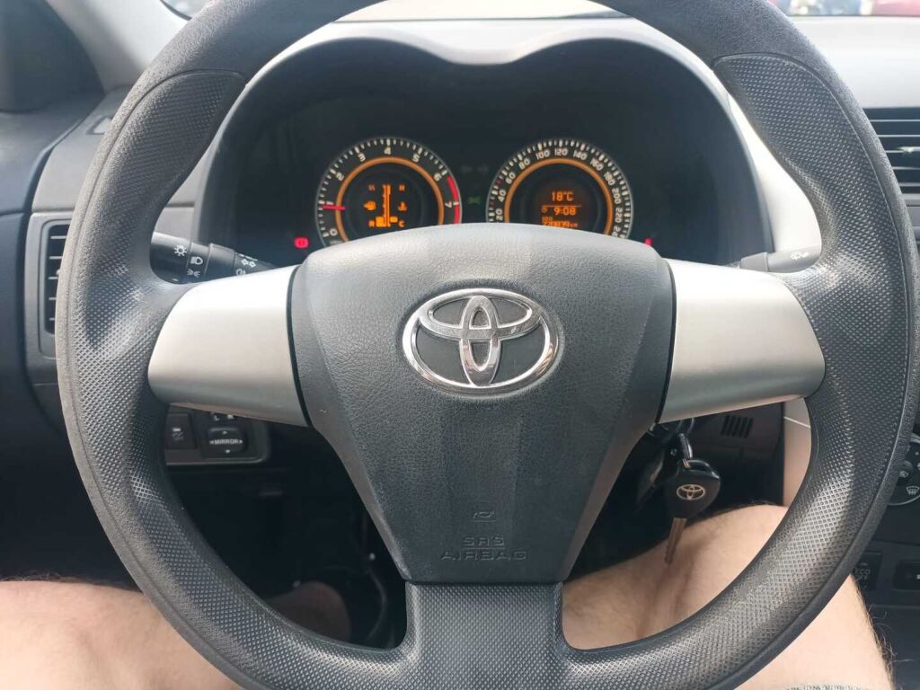 Toyota Corolla 2013 Valkoinen