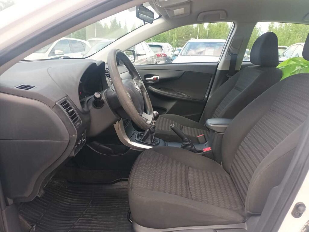 Toyota Corolla 2013 Valkoinen