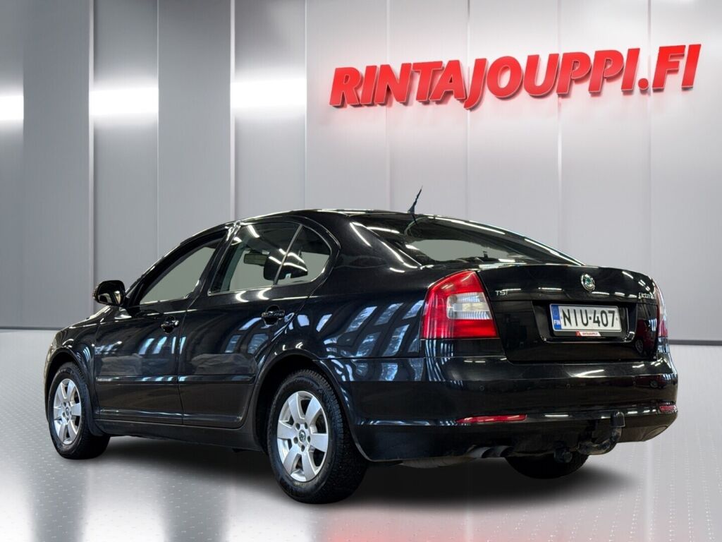 Skoda Octavia 2012 Musta