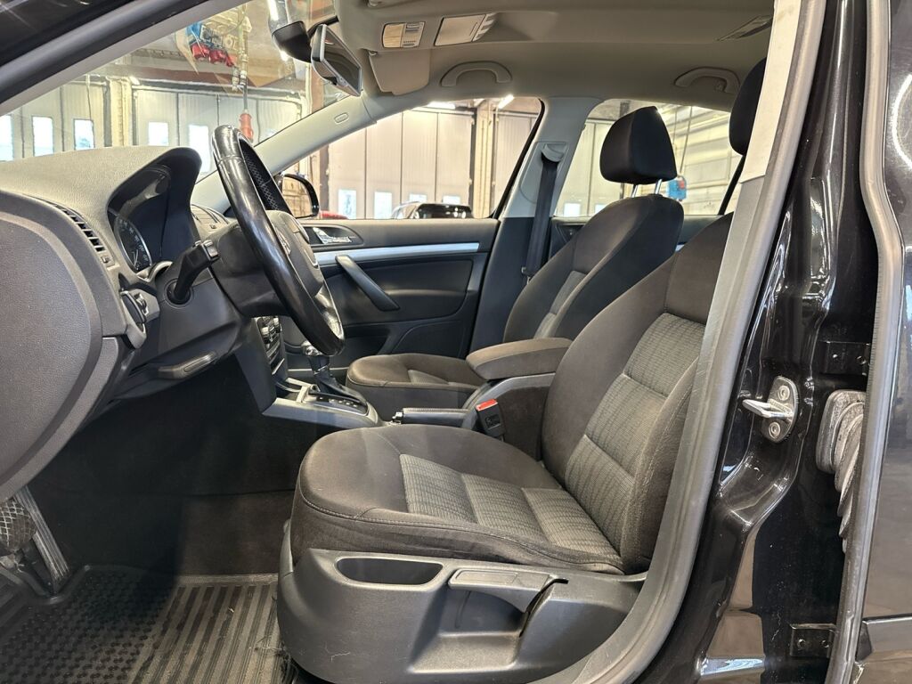 Skoda Octavia 2012 Musta