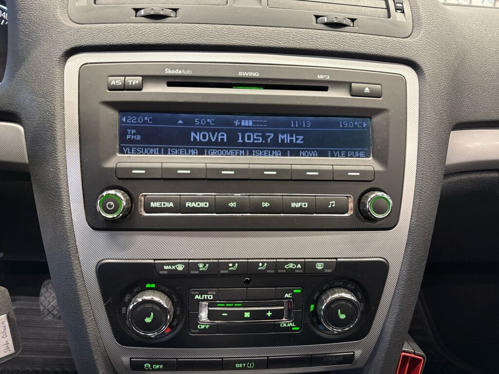 Skoda Octavia 2012 Musta