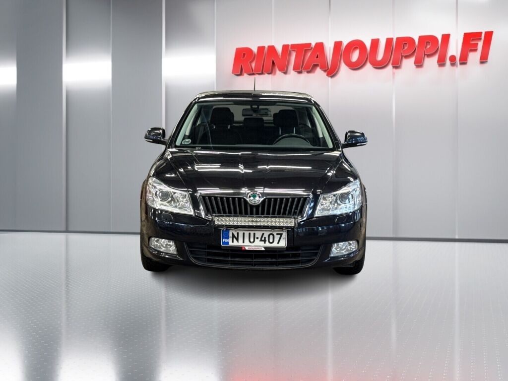 Skoda Octavia 2012 Musta