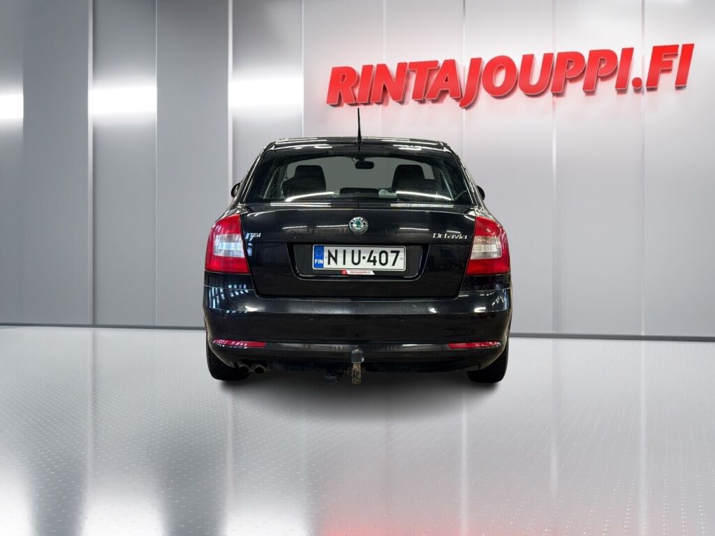 Skoda Octavia 2012 Musta