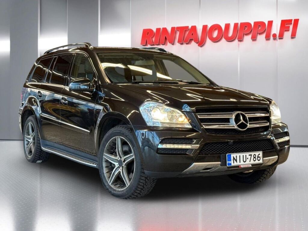 Mercedes-Benz GL 2012 Ruskea (beige)