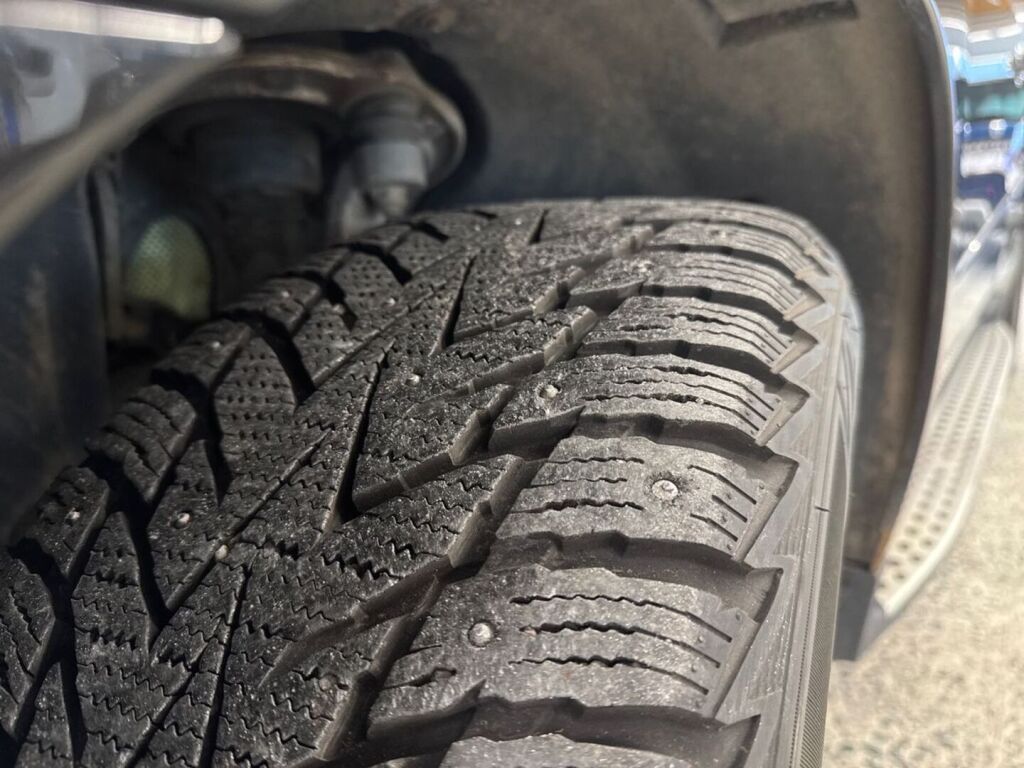 Mercedes-Benz GL 2012 Ruskea (beige)