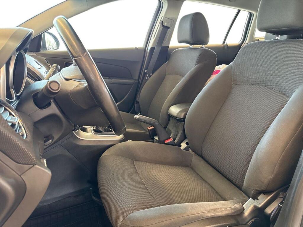 Chevrolet Cruze 2013 Musta