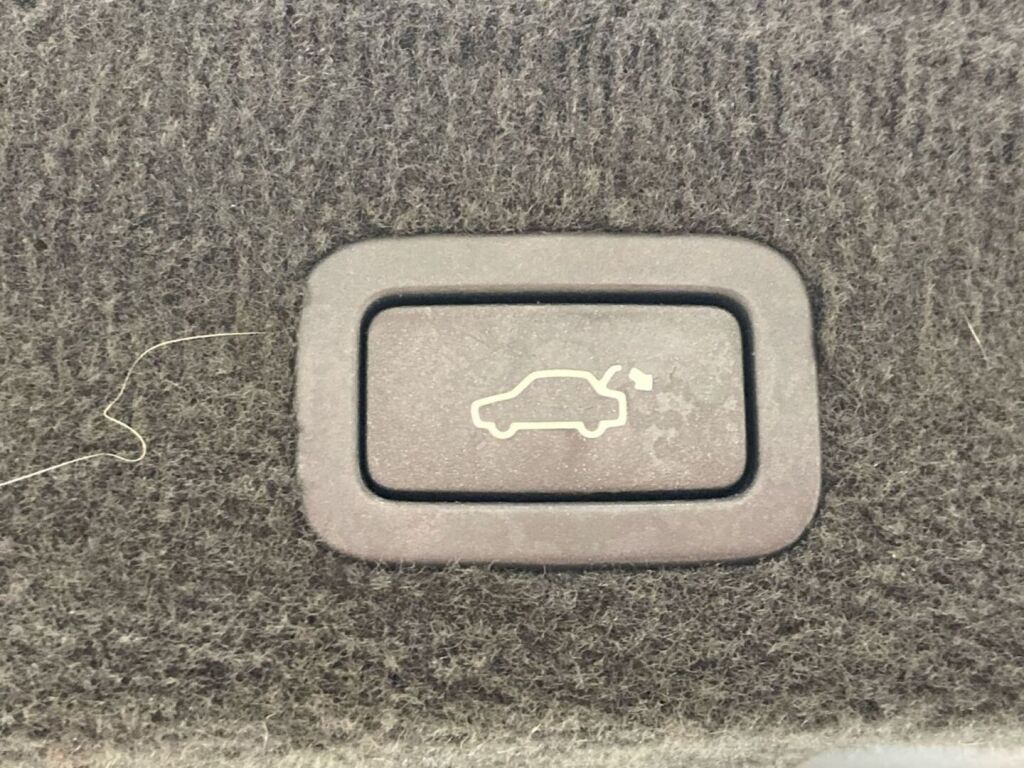 Volvo V70 2013 Harmaa