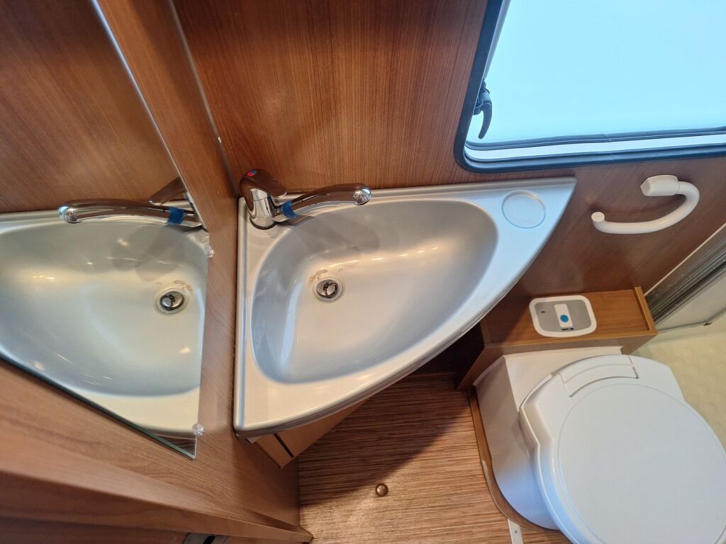 Carado T 345 2013 Valkoinen