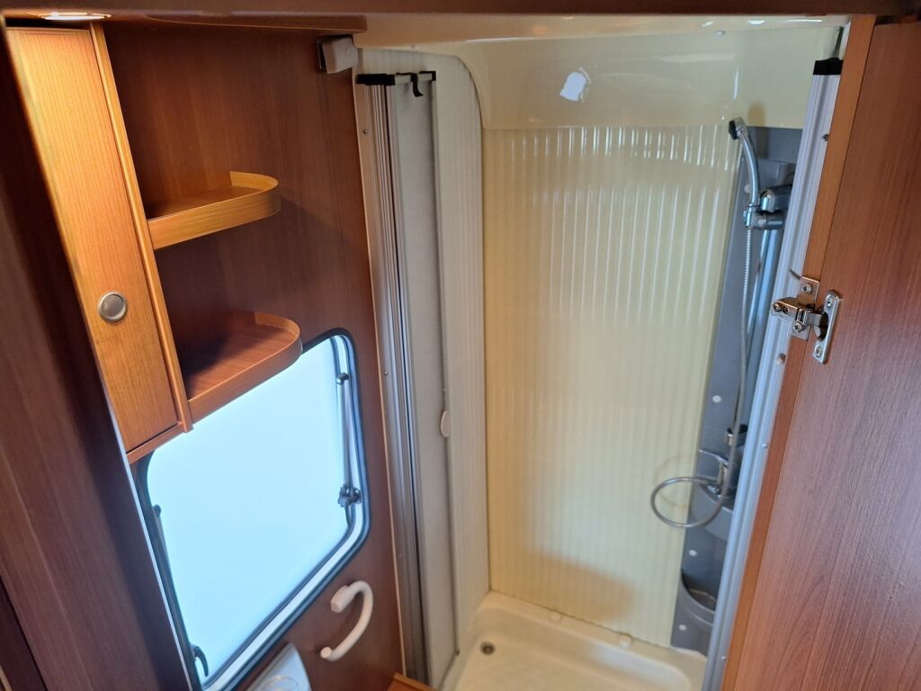 Carado T 345 2013 Valkoinen