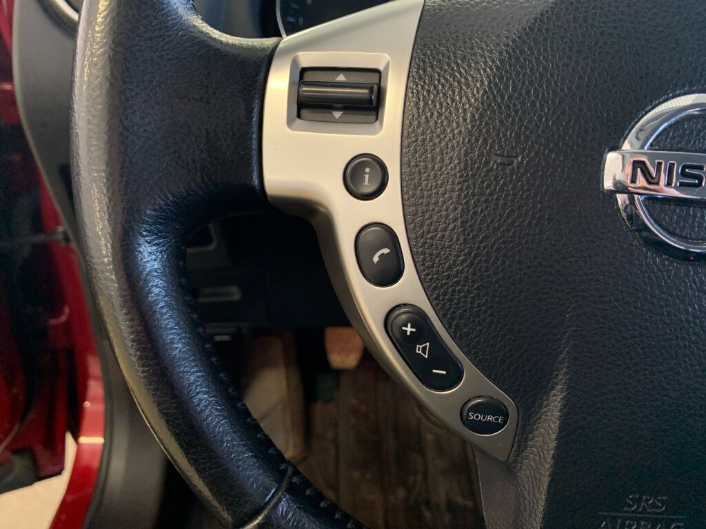 Nissan Qashqai 2013 Punainen