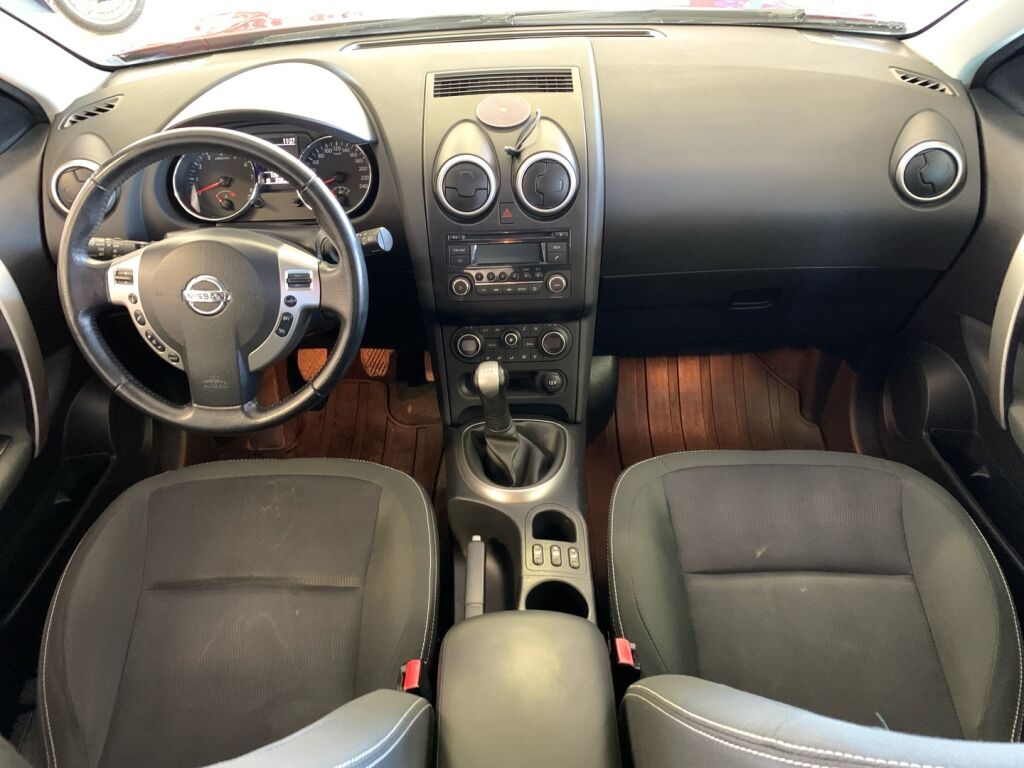 Nissan Qashqai 2013 Punainen