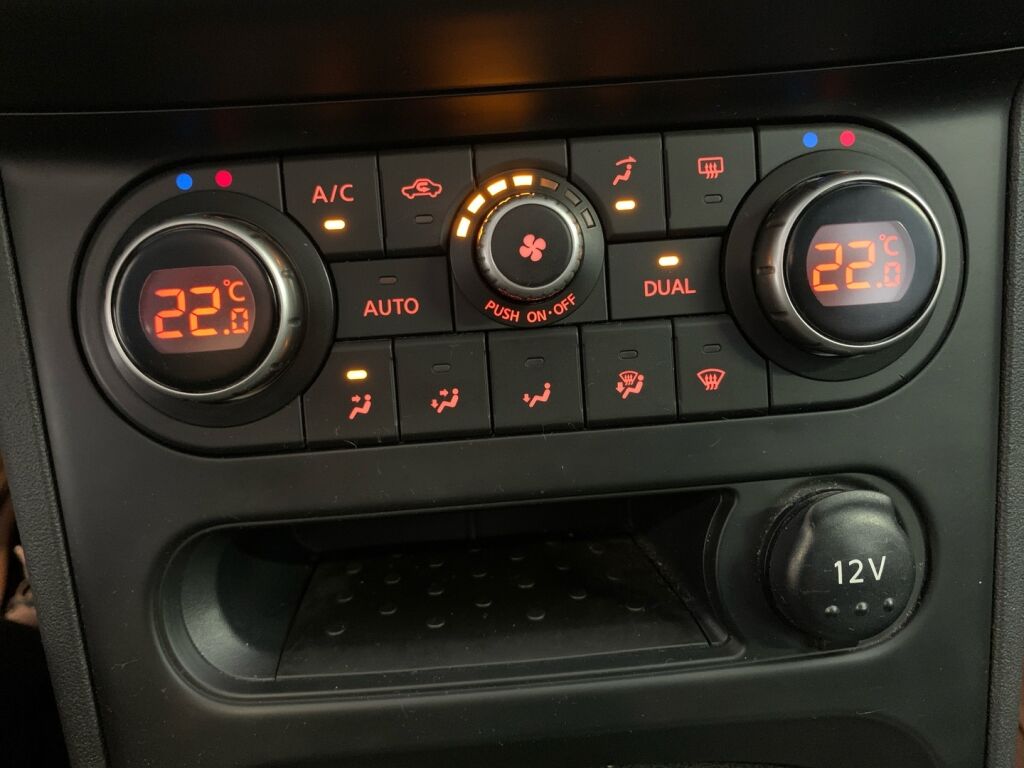 Nissan Qashqai 2013 Punainen