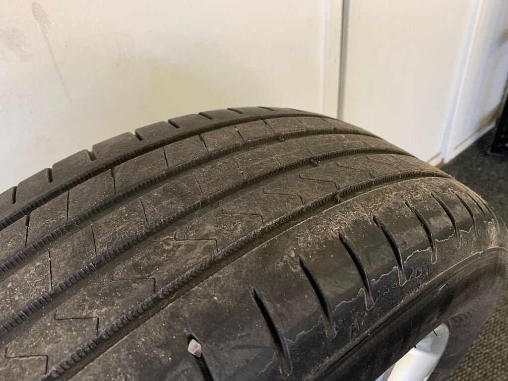 Nissan Qashqai 2013 Punainen