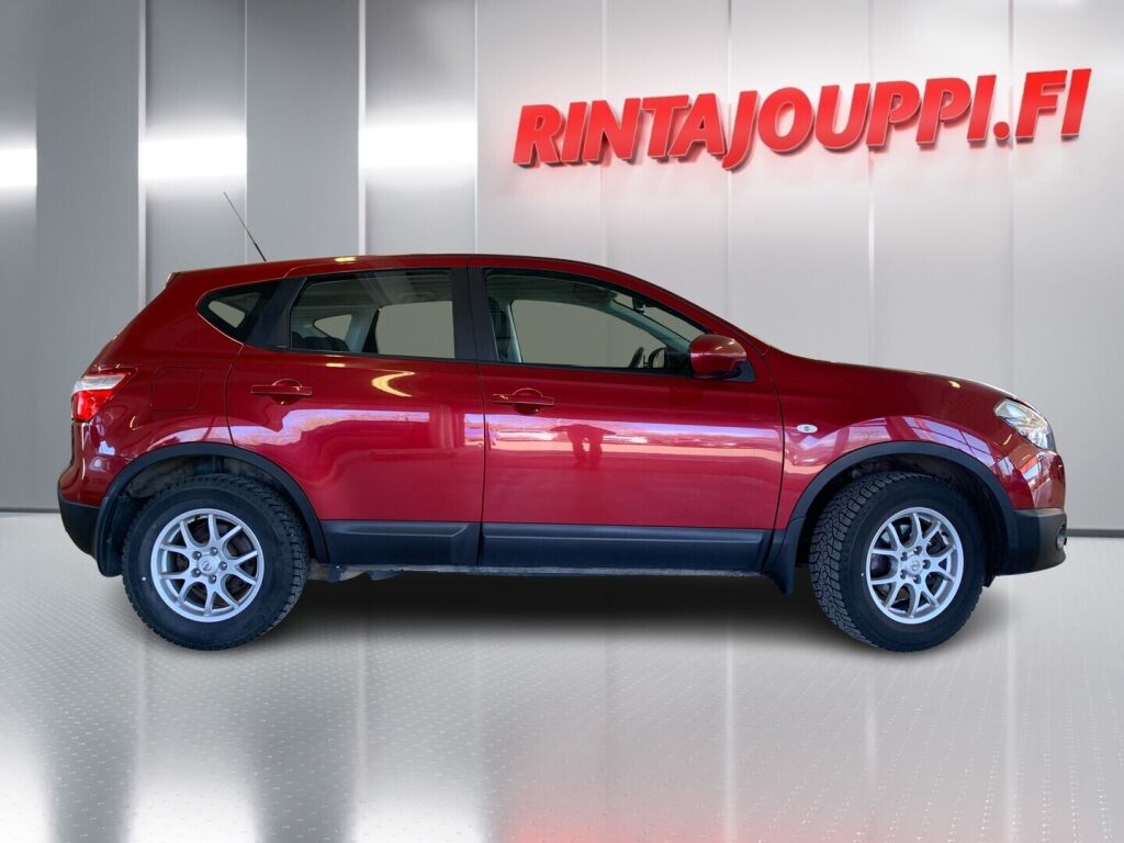 Nissan Qashqai 2013 Punainen