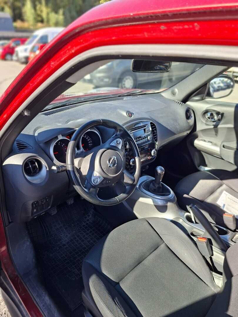 Nissan Juke 2012 Punainen