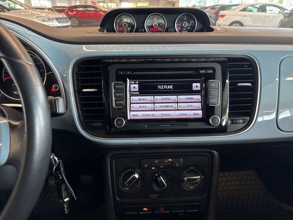 Volkswagen Beetle 2012 Sininen