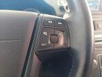 Volvo V70 2012 Musta