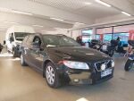 Volvo V70 2012 Musta