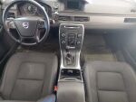 Volvo V70 2012 Musta