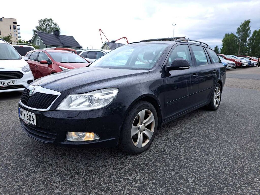 Skoda Octavia 2012 Musta