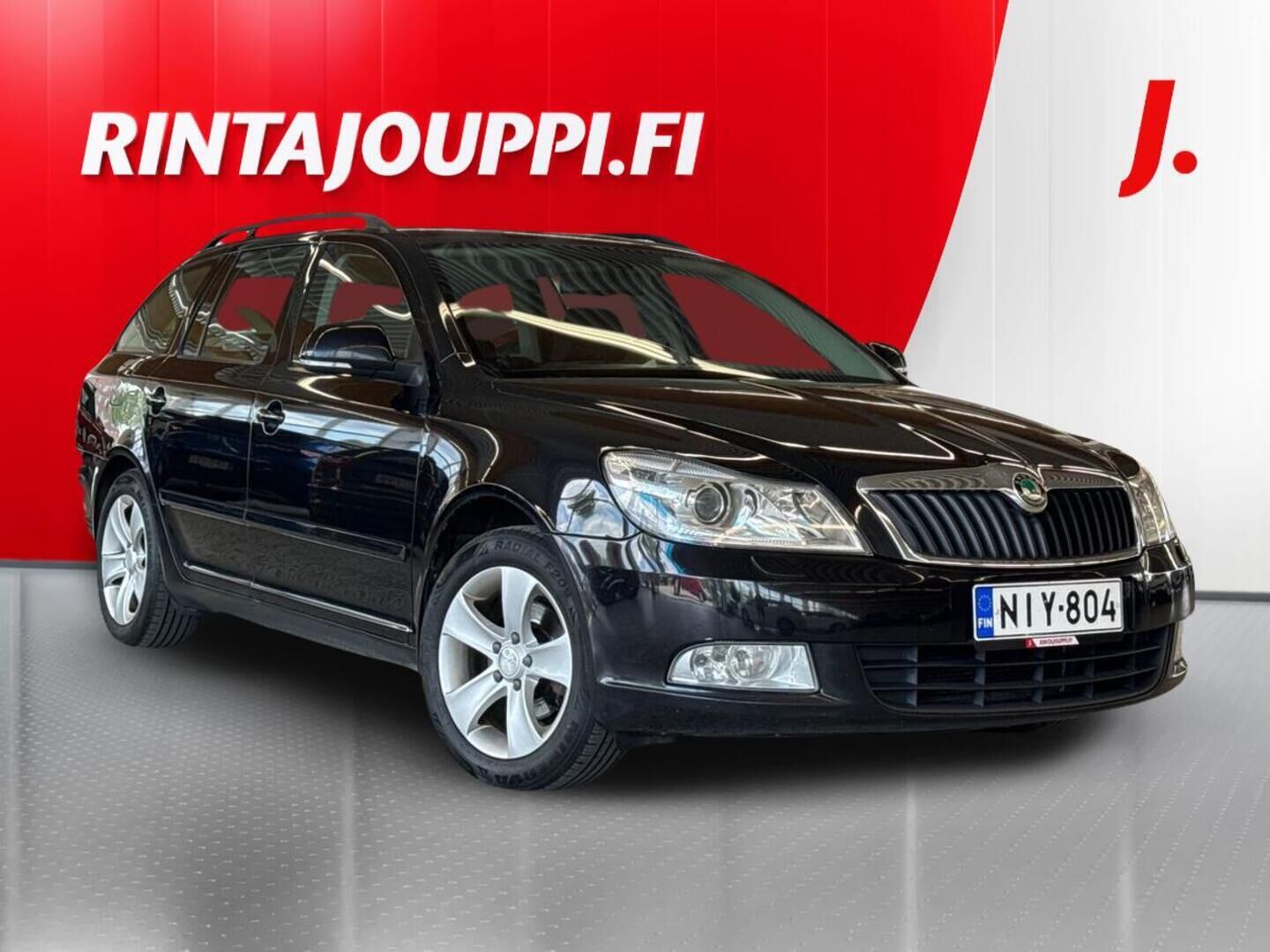 Musta Skoda Octavia