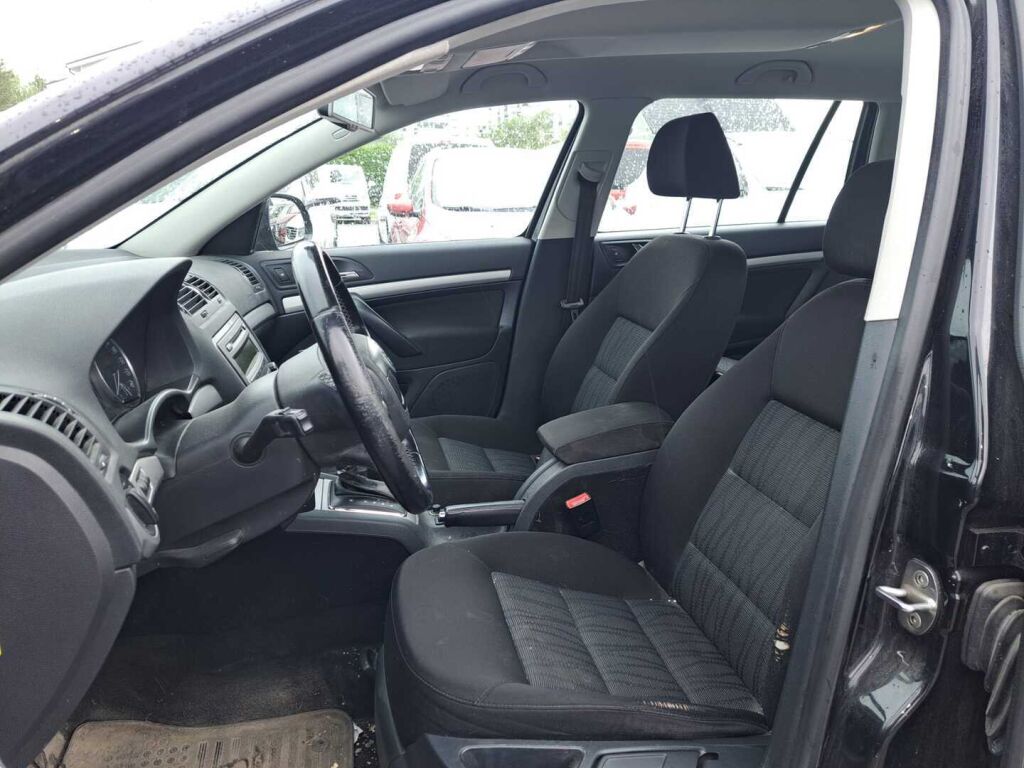 Skoda Octavia 2012 Musta