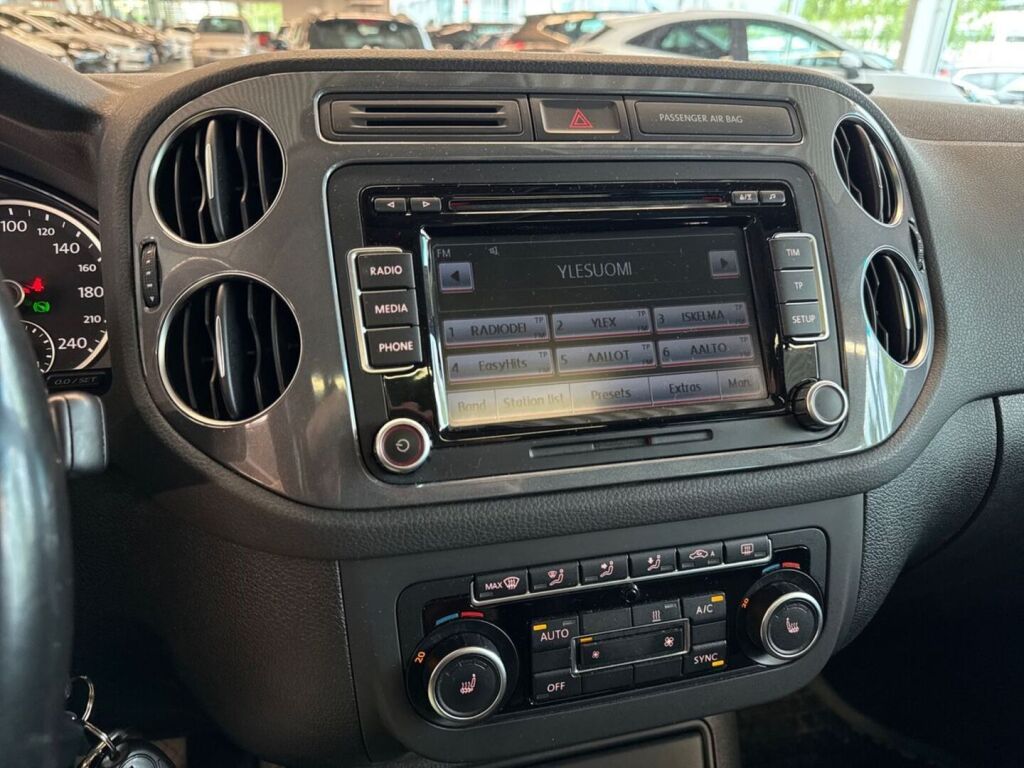 Volkswagen Tiguan 2013 Metallinhohto Ruskea (beige)