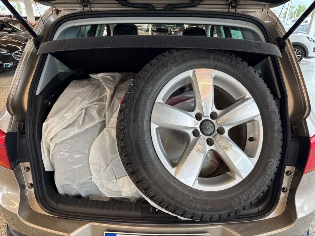 Volkswagen Tiguan 2013 Metallinhohto Ruskea (beige)