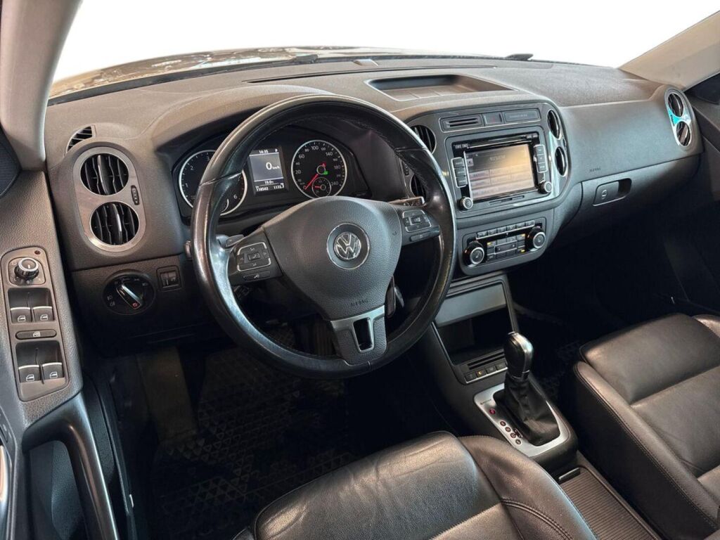 Volkswagen Tiguan 2013 Metallinhohto Ruskea (beige)