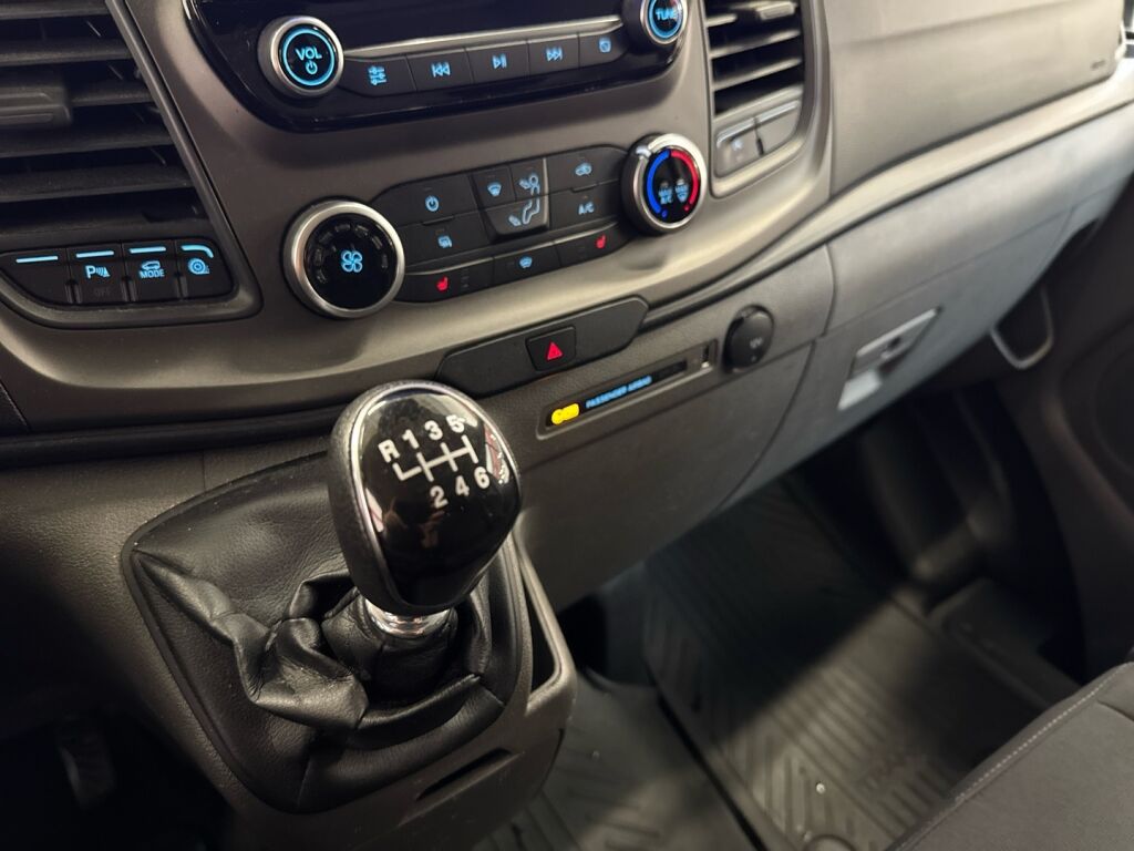 Ford Transit Custom 2022 9