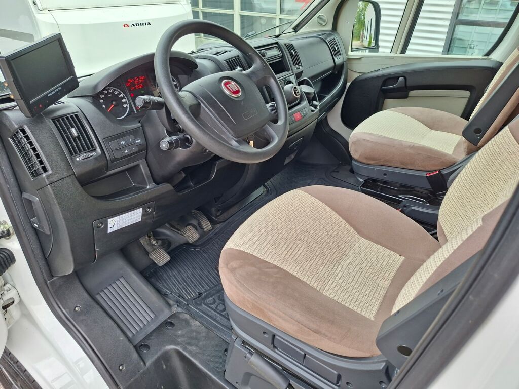 Adria Coral Plus S 670 SLT 2013 Valkoinen