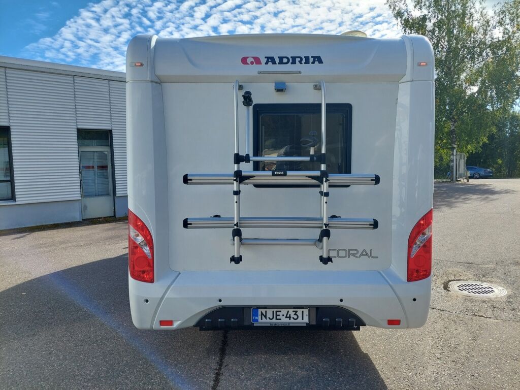 Adria Coral Plus S 670 SLT 2013 Valkoinen