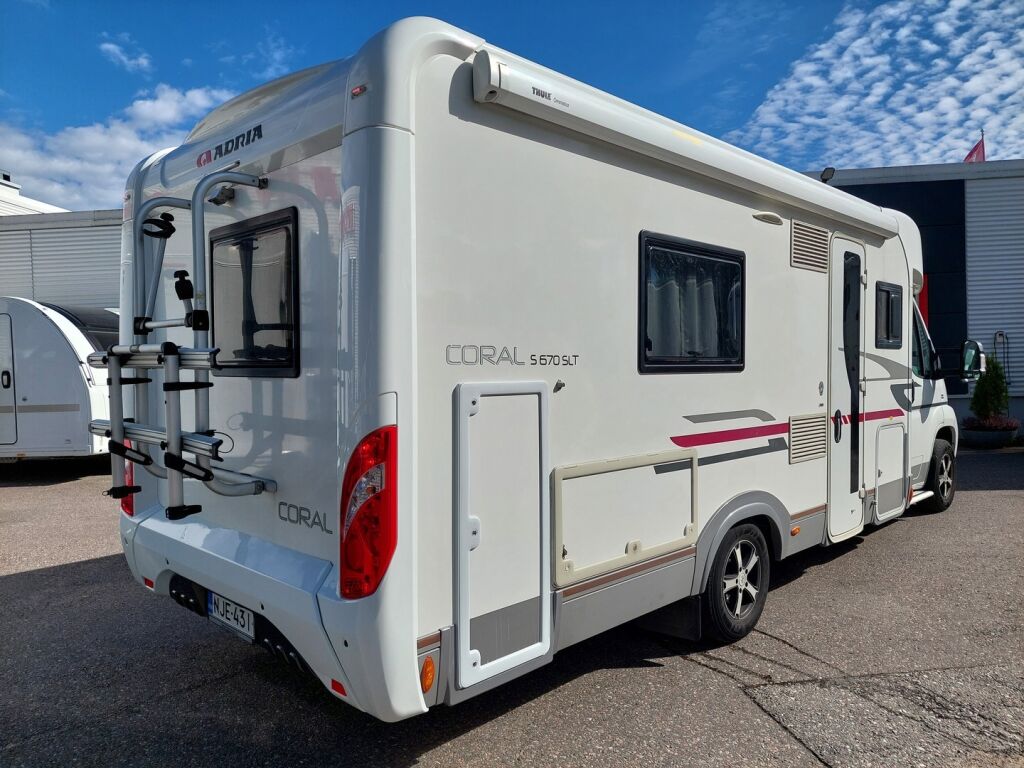 Adria Coral Plus S 670 SLT 2013 Valkoinen
