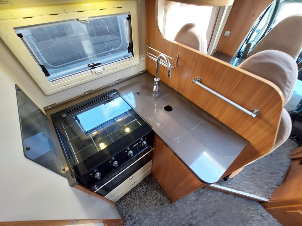 Adria Coral Plus S 670 SLT 2013 Valkoinen