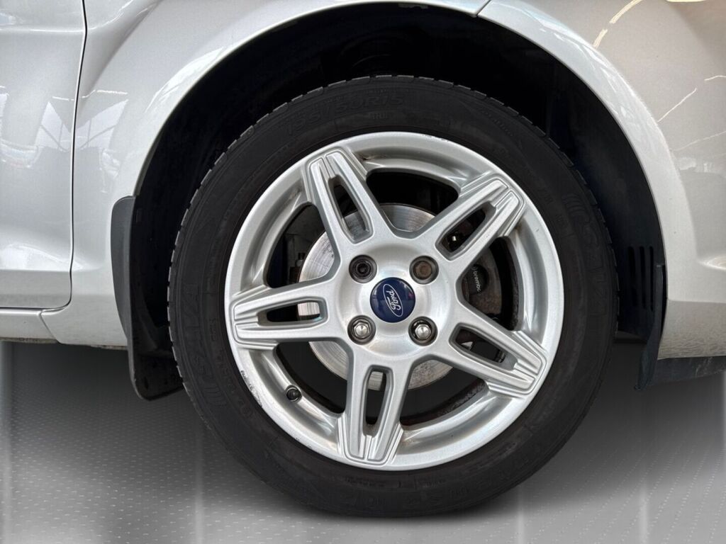 Ford Fiesta 2013 Harmaa