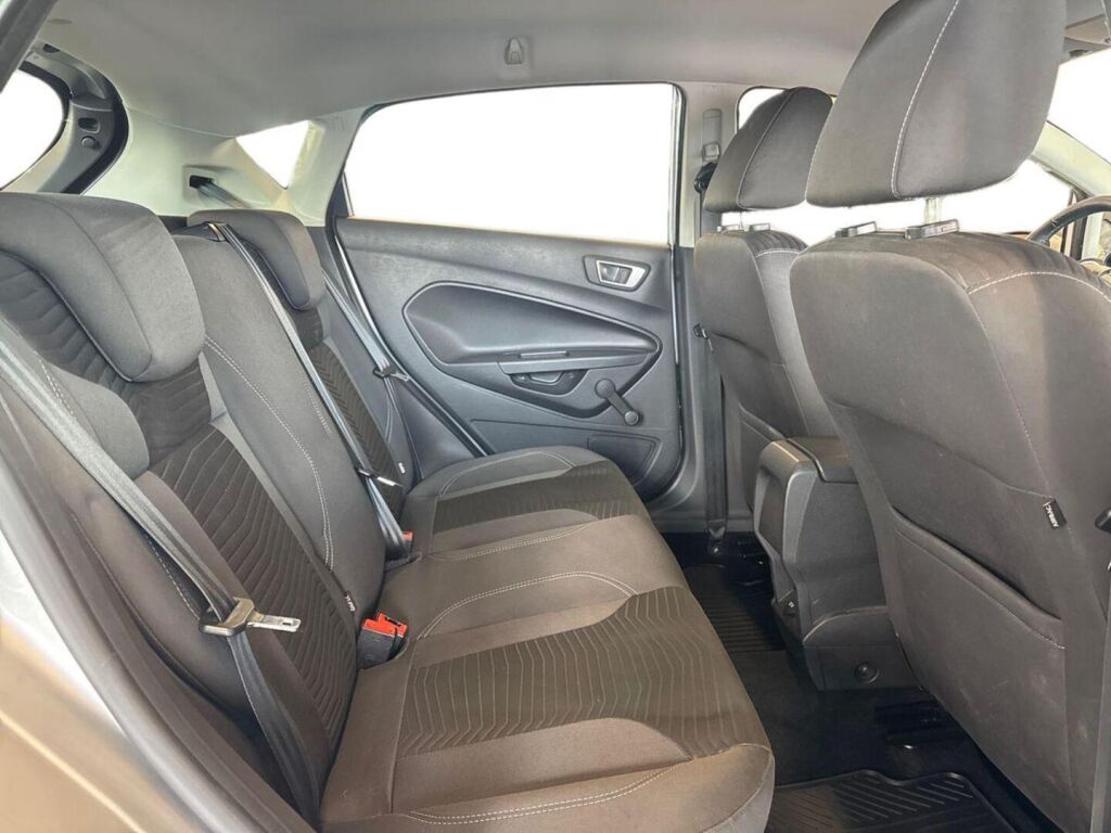 Ford Fiesta 2013 Harmaa