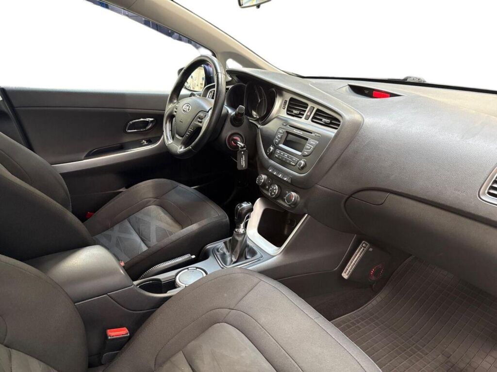 Kia Ceed 2013 Hopea