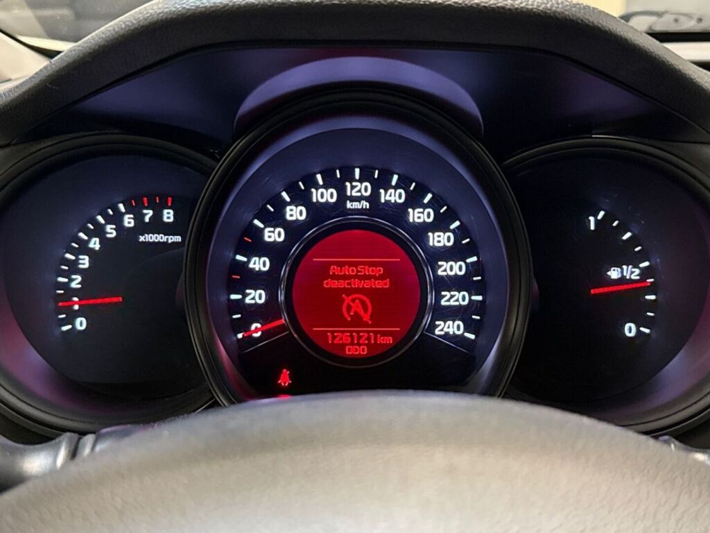Kia Ceed 2013 Hopea